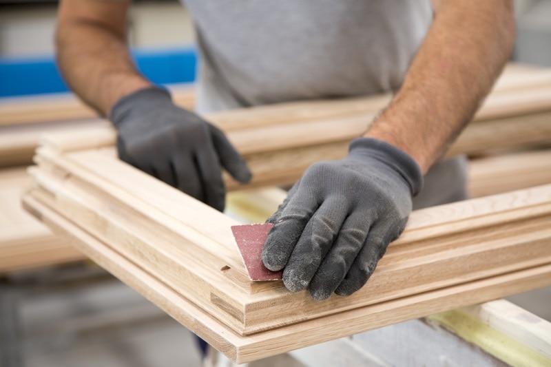 Aus dem richtigen Holz geschnitzt: Holzarten für Ihre Fenster