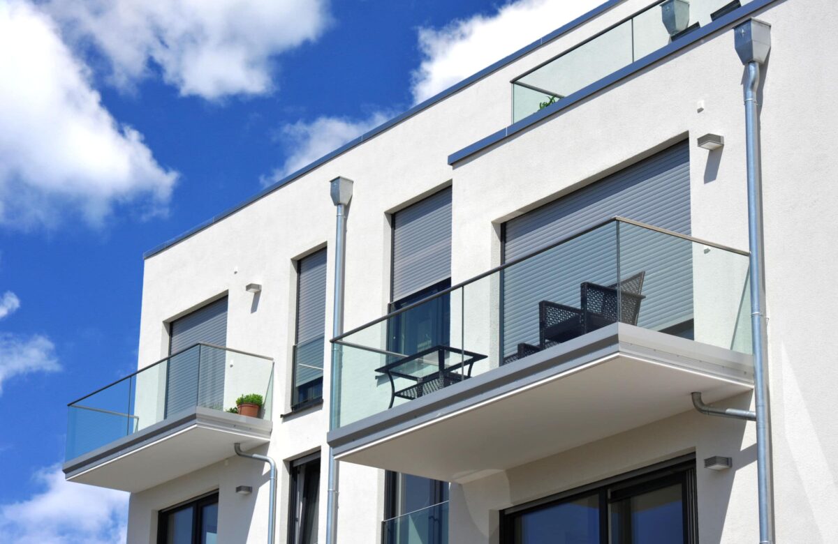 Fenster mit Aufsatzrollladen – Die Optimale Wahl für Neubauten und Sanierungsobjekte